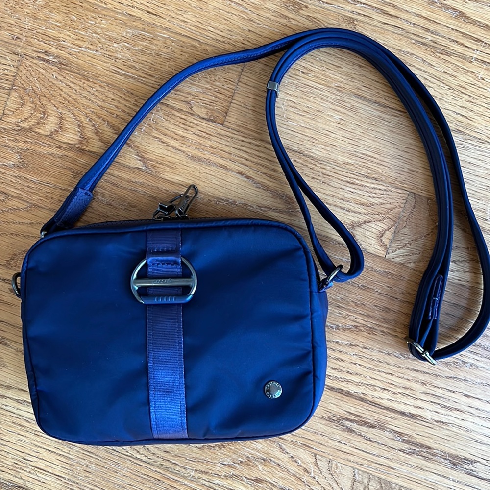 Citysafe CX Anti-Theft Square Crossbody